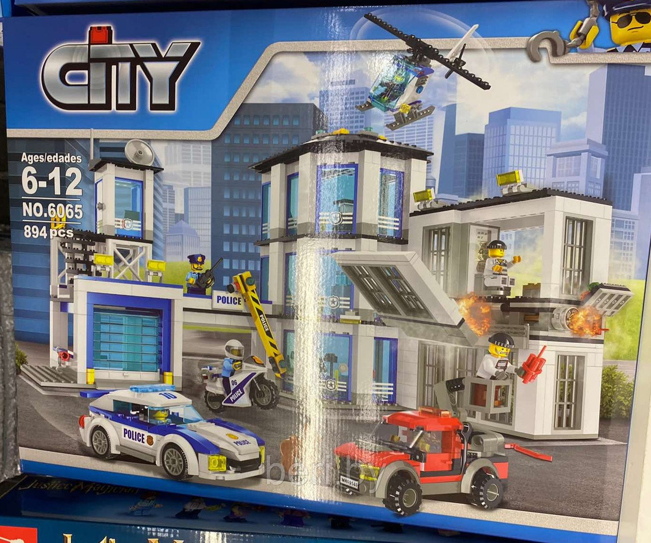 10660 Конструктор Bela Cities "Большой полицейский участок", 894 детали, аналог Lego City 60141 - фото 1 - id-p200657054