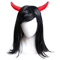 Карнавальный парик Черные волосы с красными рогами