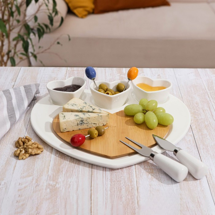 Блюдо керамическое для подачи «Эстет. Сердце», 8 предметов: 3 соусника 8×6×4 см, 3 шпажки, нож, вилочка, цвет - фото 3 - id-p177023862
