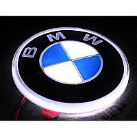 Значок с подсветкой 3D BMW WHITE 8,2см KING 38582