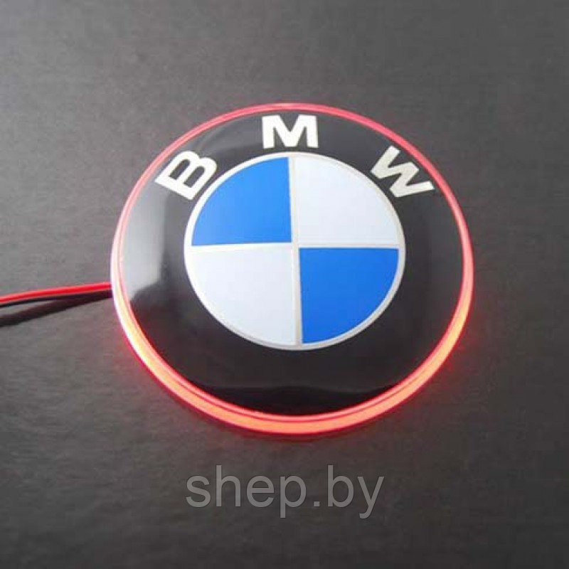 Значок с подсветкой 3D BMW RED 8,2см  KING 38583