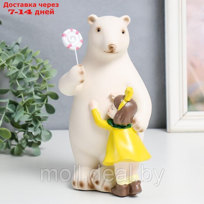 Сувенир полистоун "Медведь обнимает малышку, с леденцом в лапе" 10,5х11х21 см - фото 1 - id-p201245755