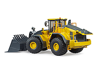 Игрушка Bruder колесный погрузчик Volvo L260H 02458