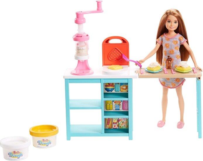 Кукла Barbie Breakfast Playset with Stacie Doll FRH74