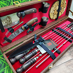 Набор для шашлыка и гриля в чемодане Кизляр «Царский №8» 16 предметов с подставкой для горячего Red Бизон