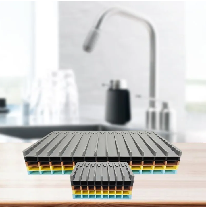 Водостойкий силиконовый коврик для сушки посуды / слив под углом для стека воды / серый 32х20 см - фото 5 - id-p201781351
