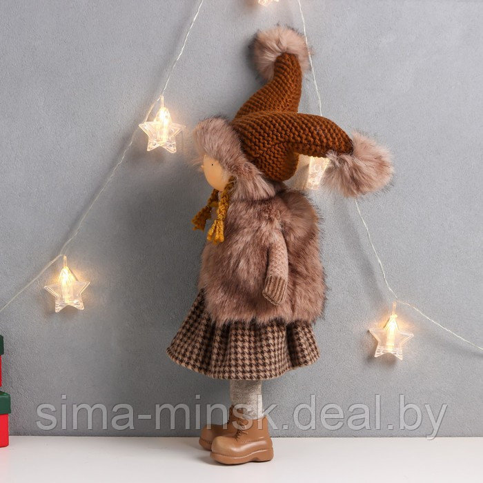 Кукла интерьерная "Девочка в коричневой шубке и шапке со звёздочкой" 20х11х47 см - фото 3 - id-p201800456
