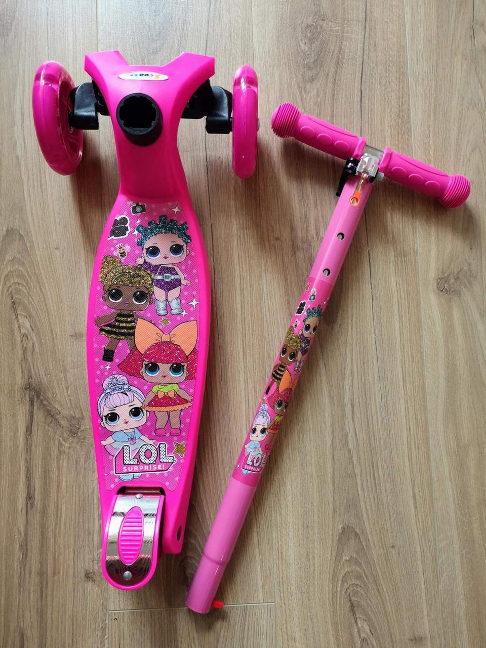 Самокат maxi  Scooter  "LOL" розовый с рисунком КУКЛЫ ЛОЛ  (макси скутер )