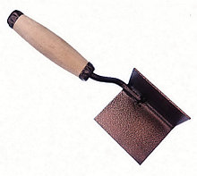 REMOCOLOR Кельма для внешних углов 80х60х60 мм, деревянная усиленная рукоятка арт. 28-1-321