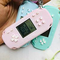 Брелок - тетрис Mini Game Player (с кольцом, карабином и колокольчиком) Нежно-розовый с белыми кнопками