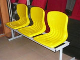 Пластиковое кресло  на стальной опоре тройное., фото 6