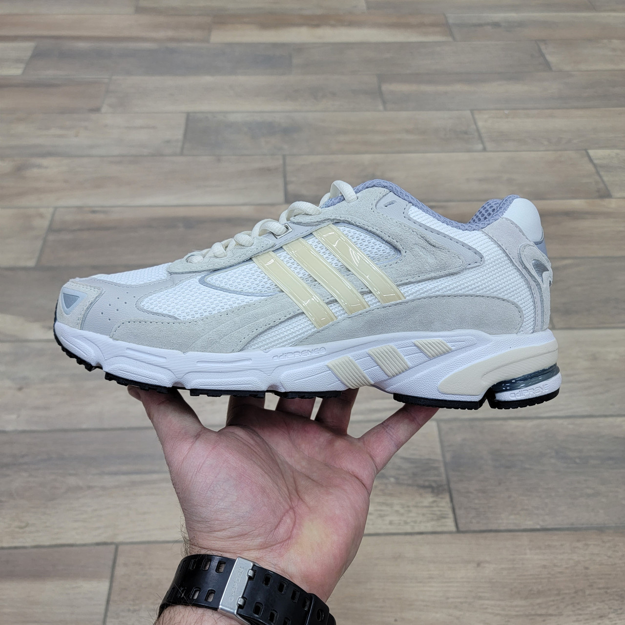 Кроссовки Adidas Response CL Crystal White