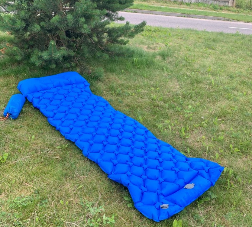 Туристический сверхлегкий матрас со встроенным насосом SLEEPING PAD и воздушной подушкой Ярко синий - фото 9 - id-p184854664