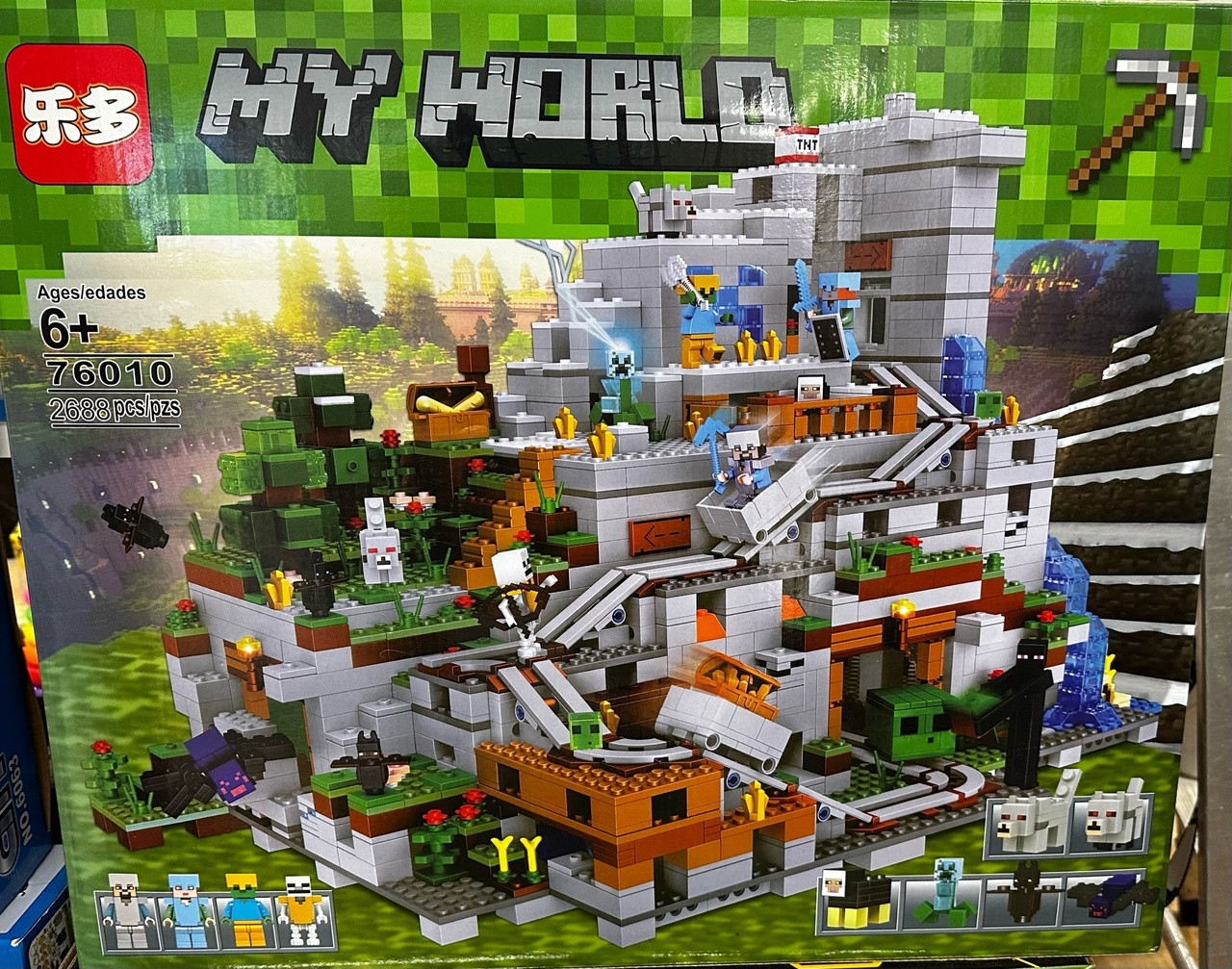 76010 Конструктор My World "Пещера в горах" Minecraft, 2688 деталей - фото 1 - id-p202471146