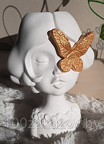 Статуэтка подарочная, кашпо из гипса "Девочка с бабочкой"