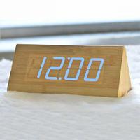 Часы-будильник Пирамида 21 см деревянные с термометром цвет бамбук синие цифры зв. активация