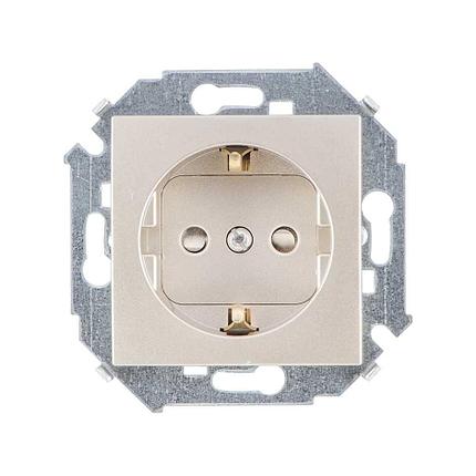 1591443-034 Розетка с заземлением и шторками
Schuko 2Р+Е 16A 250В~ цвета шампань, фото 2