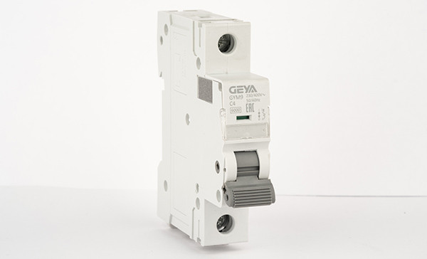 GEYA GYM9 1P 4A, тип С, 6kA, 1М Автоматический выключатель - фото 1 - id-p201282148