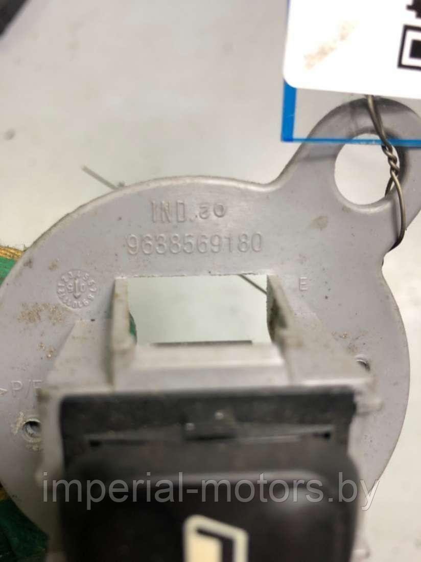 Кнопка стеклоподъемника заднего правого Citroen Xsara Picasso - фото 2 - id-p203062165