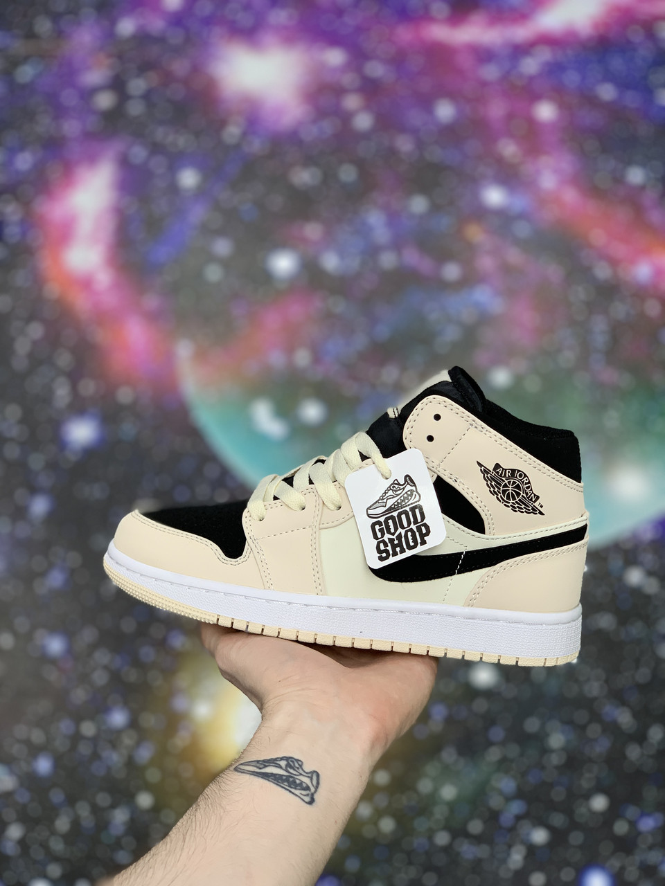 Кроссовки Air Jordan 1 White Beige Black Mid