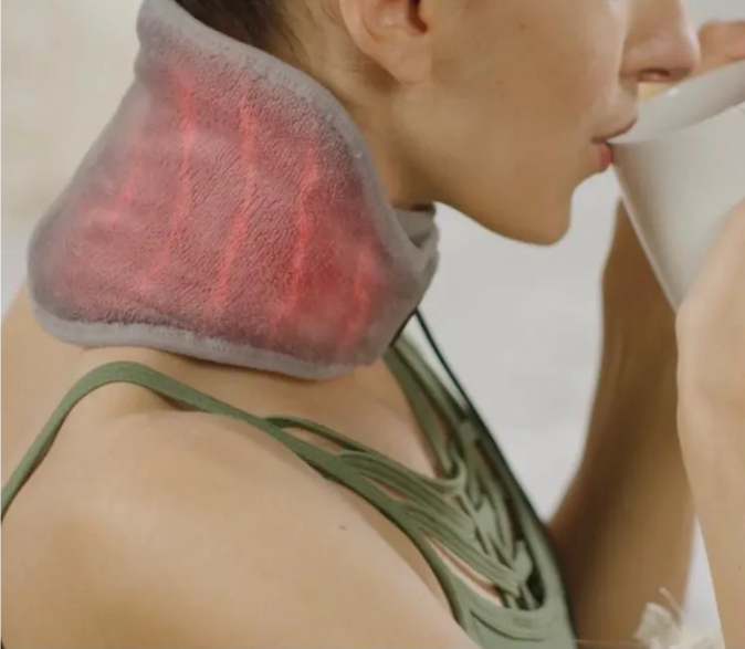 Массажер-грелка для шеи / массажный шарф CALM MASSAGING NECK WRAP (3 режима интенсивности, 3 режима нагрева, 9 - фото 2 - id-p203157773