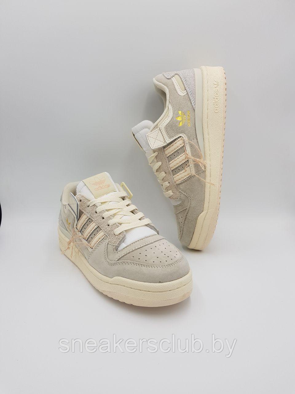 Кроссовки  Adidas мужские  Forum Low / бежевые