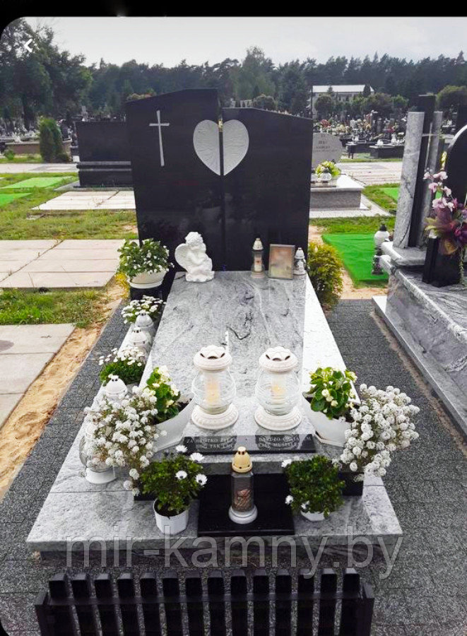 ГРАНИТНЫЙ ПАМЯТНИК В СОВРЕМЕННОМ СТИЛЕ