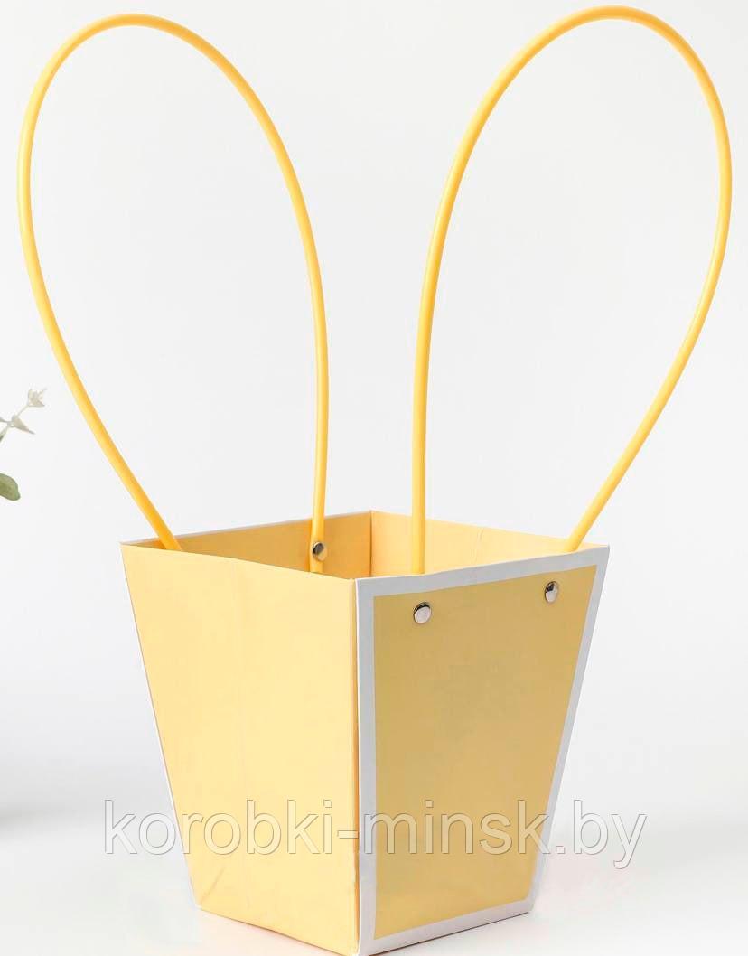 Пакет подарочный "Мастхэв" 13,5*9,5*15см , Желтый с белыми линиями, влагостойкий