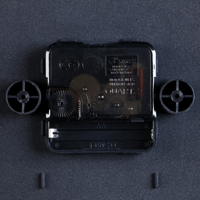 Часы настенные, серия: Классика, "Илони", плавный ход, d-30 см, флуоресцентные - фото 4 - id-p203566869