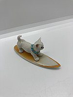 Фигурка фарфоровая №03 «Кот белый на доске»