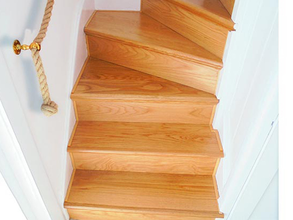 Лестница деревянная с поворотом на 90° "Тайга 49" - фото 2 - id-p107158299