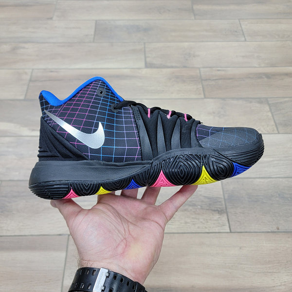 Kyrie store spider man