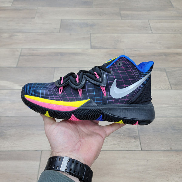 Kyrie spider hotsell man