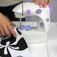 Швейная машинка компактная Mini Sewing Machine SM-202A (Портняжка) с подсветкой + подарок