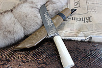 Нож Пчак с ручкой из белой кости с узором на лезвии