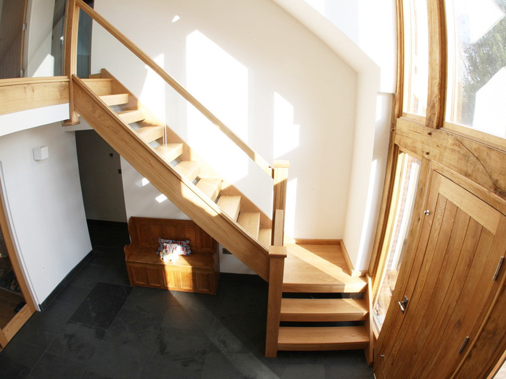 Лестница деревянная из лиственницы с поворотом на 90° Тайга 12 - фото 4 - id-p107158289