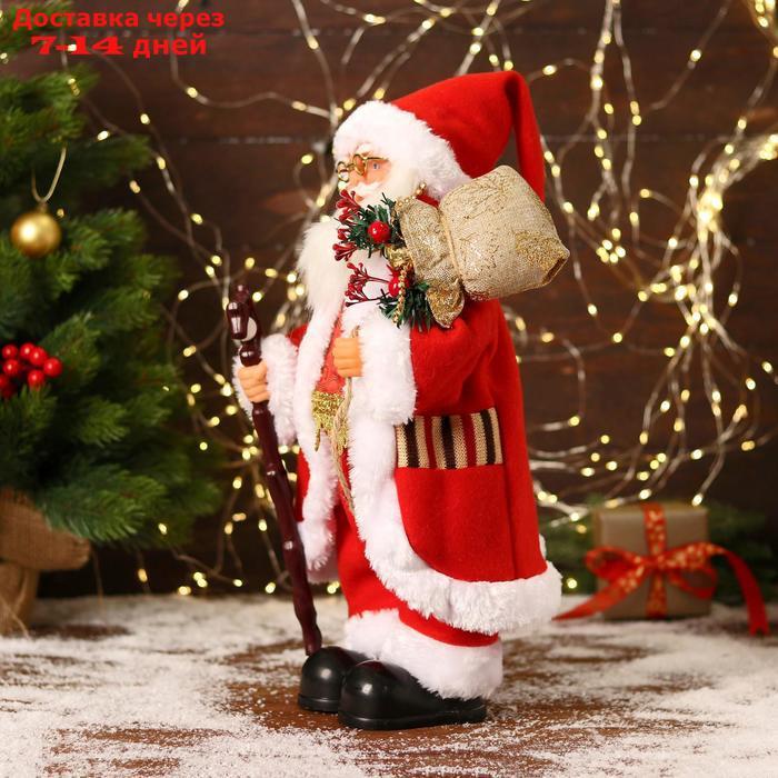 Дед Мороз "В красном костюмчике с орнаментом, с посохом" двигается, 20х40 см - фото 2 - id-p203878980
