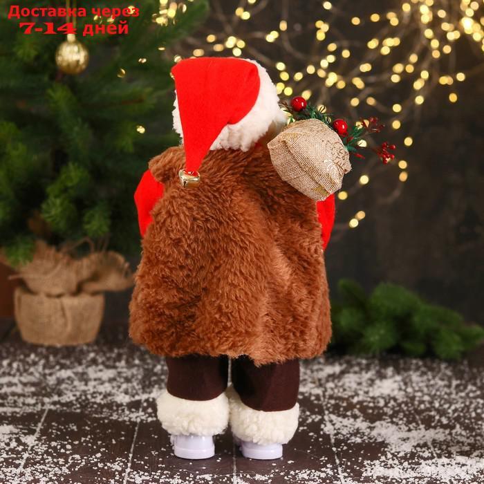Дед Мороз "В красном тулупе, с фонариком" двигается, ботинки светятся, 17х35 см - фото 3 - id-p203878994