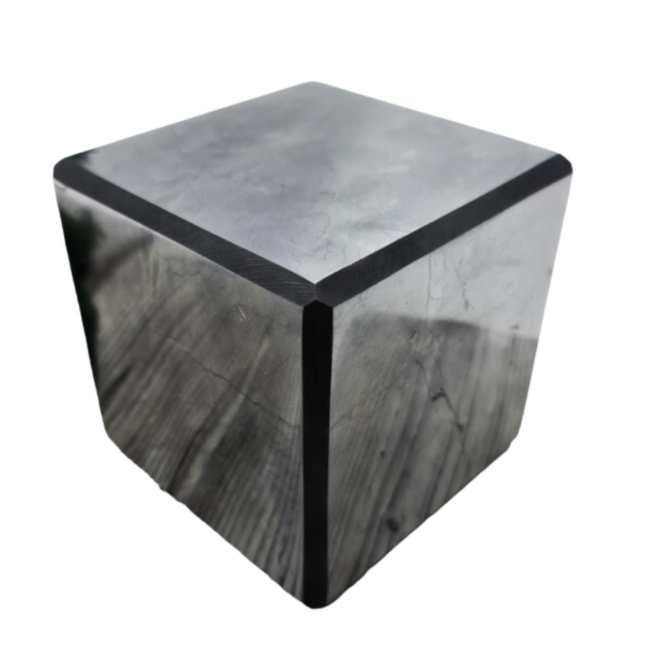 Натуральный камень Шунгит шлифованный куб крупный