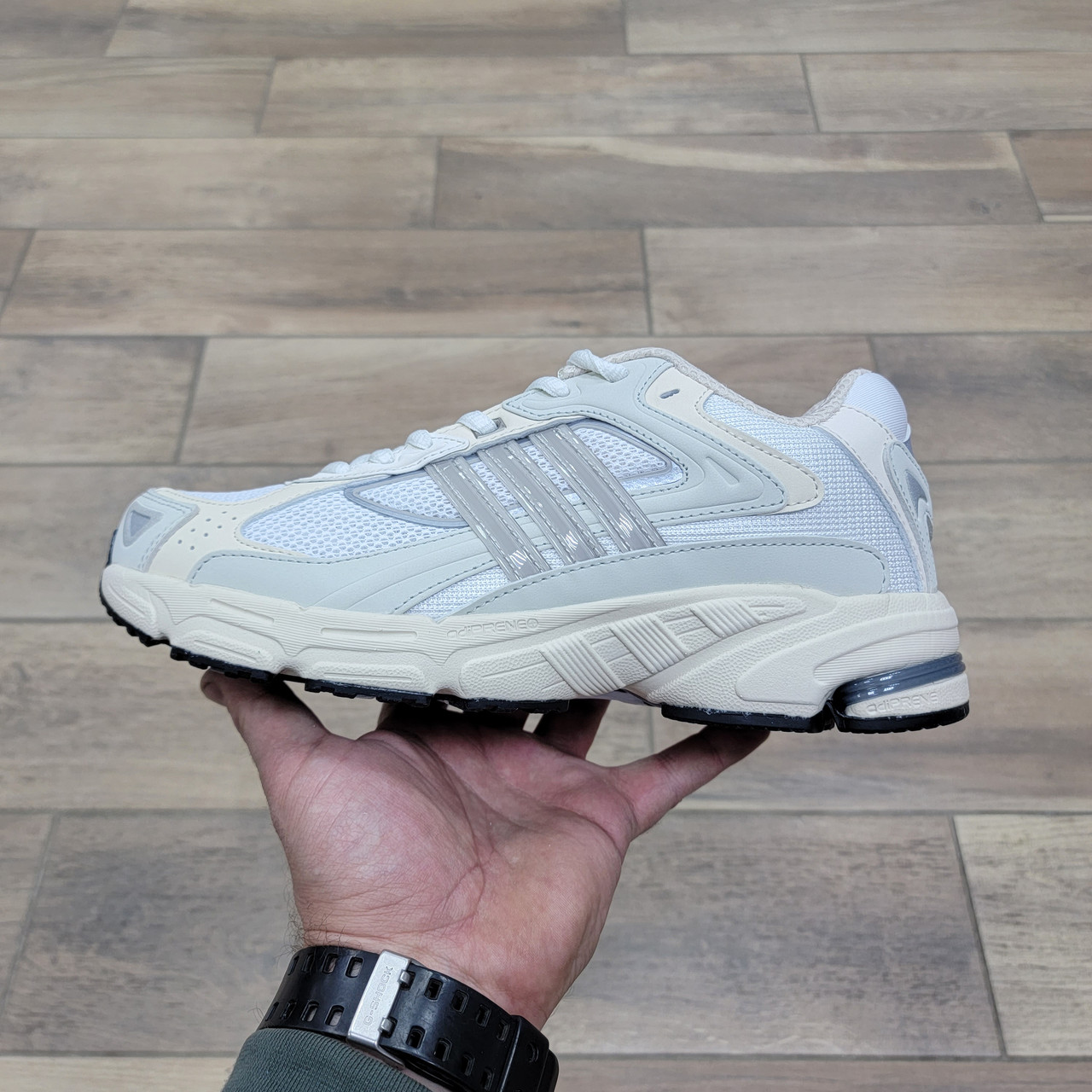 Кроссовки Adidas Response CL Gray Beige