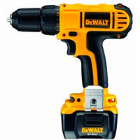 Аккумуляторная дрель-шуруповерт DeWalt DCD 710 D2