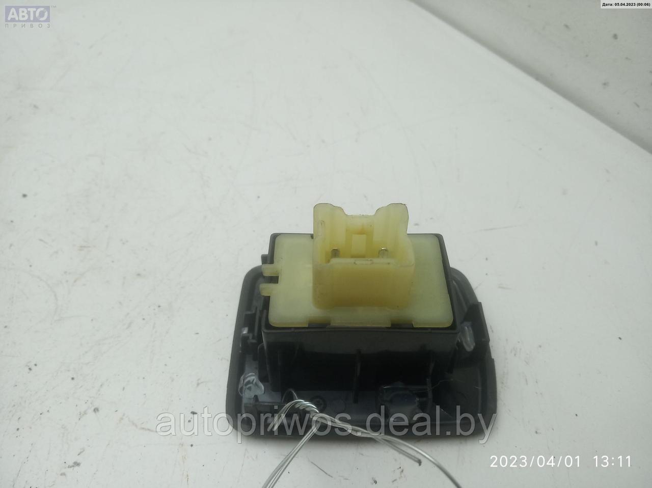 Кнопка стеклоподъемника переднего правого Renault Trafic (c 2014) - фото 2 - id-p204099015