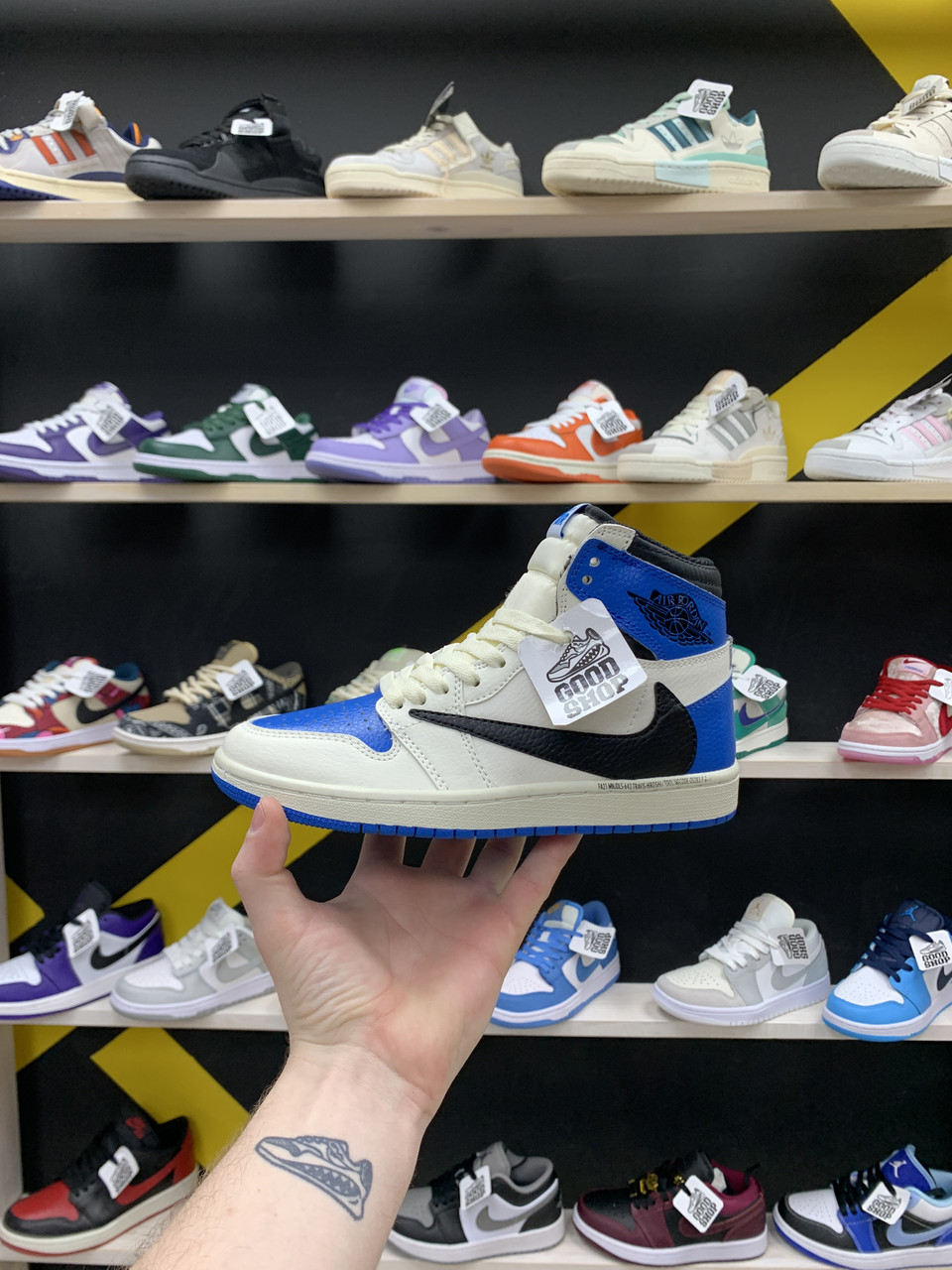 Кроссовки Air Jordan 1 Retro High OG Tr.Scott x Fragment