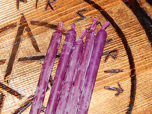Свечи восковые ритуальные фиолетовые двухчасовые комплект