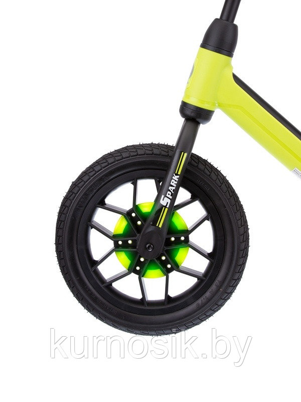 Беговел со светящимися колесами для детей Qplay Spark Balance Bike, желтый - фото 4 - id-p204390282