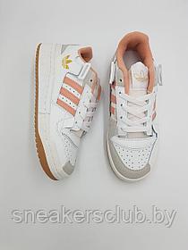 Кроссовки женские Adidas Forum Low / подростковые / бело-розовый
