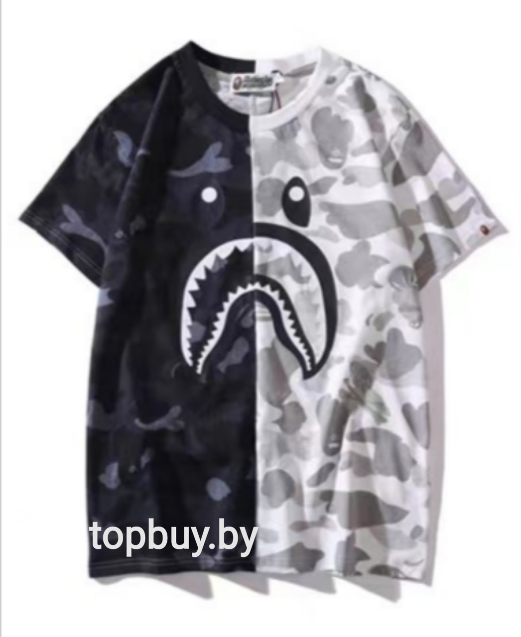 Футболка Bape, чёрно-белая.