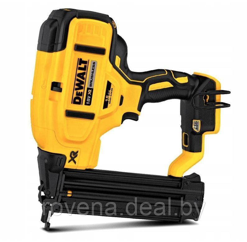 Нейлер (монтажный пистолет) DeWalt DCN680NT бесщеточный аккумуляторный в кейсе. гв.15-54мм - фото 2 - id-p204483700