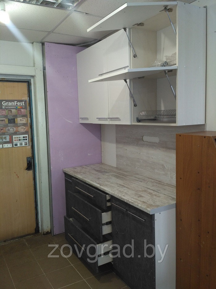 Прямая черно-белая кухня на 160 см - фото 4 - id-p204494353