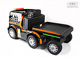 Детский электромобиль RiverToys Mercedes-Benz Axor с прицепом H777HH (оранжевый) Лицензия с пультом, фото 3